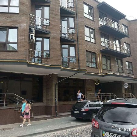 Balabana Red Apartment Lviv Exteriör bild