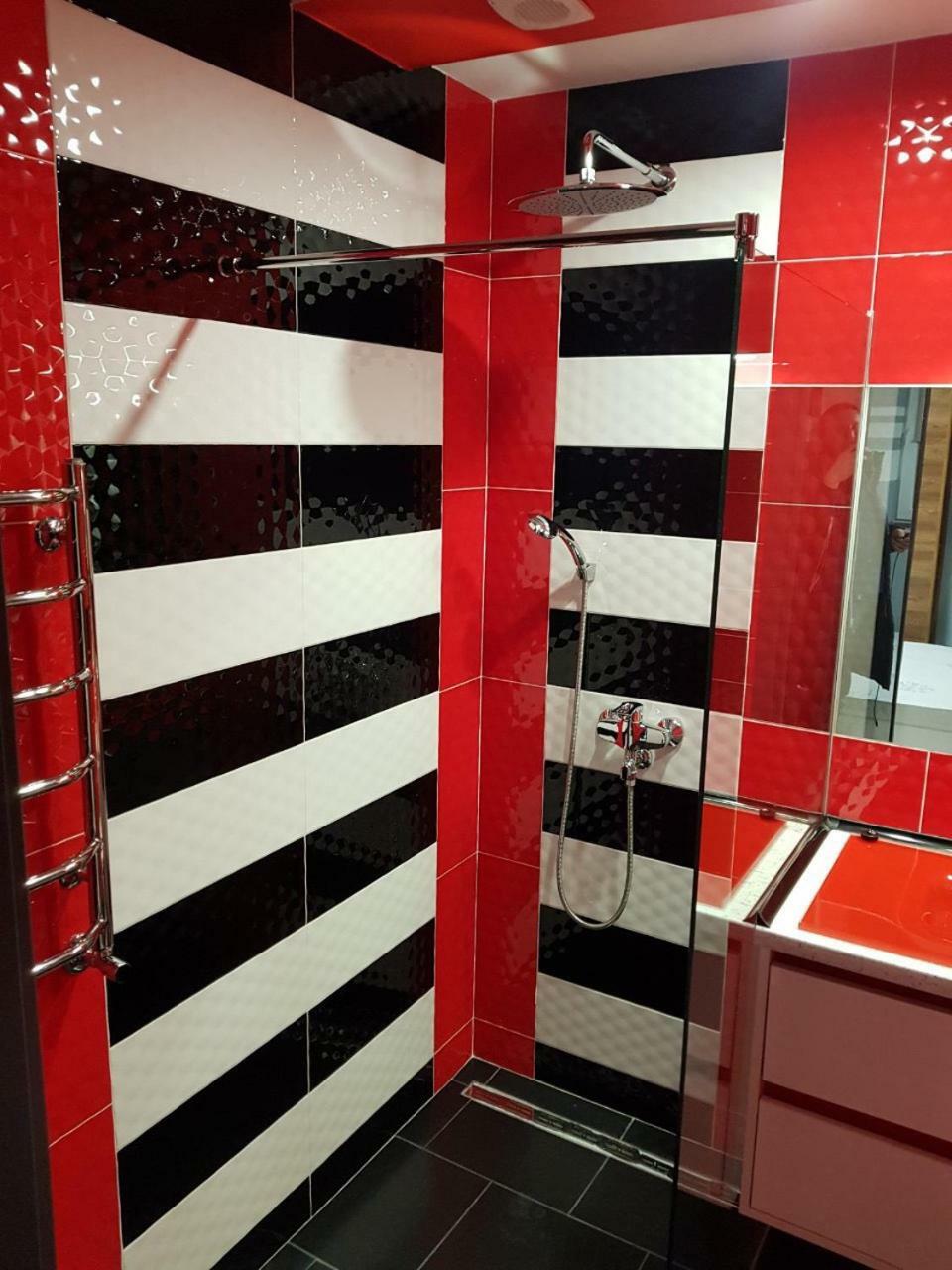 Balabana Red Apartment Lviv Exteriör bild