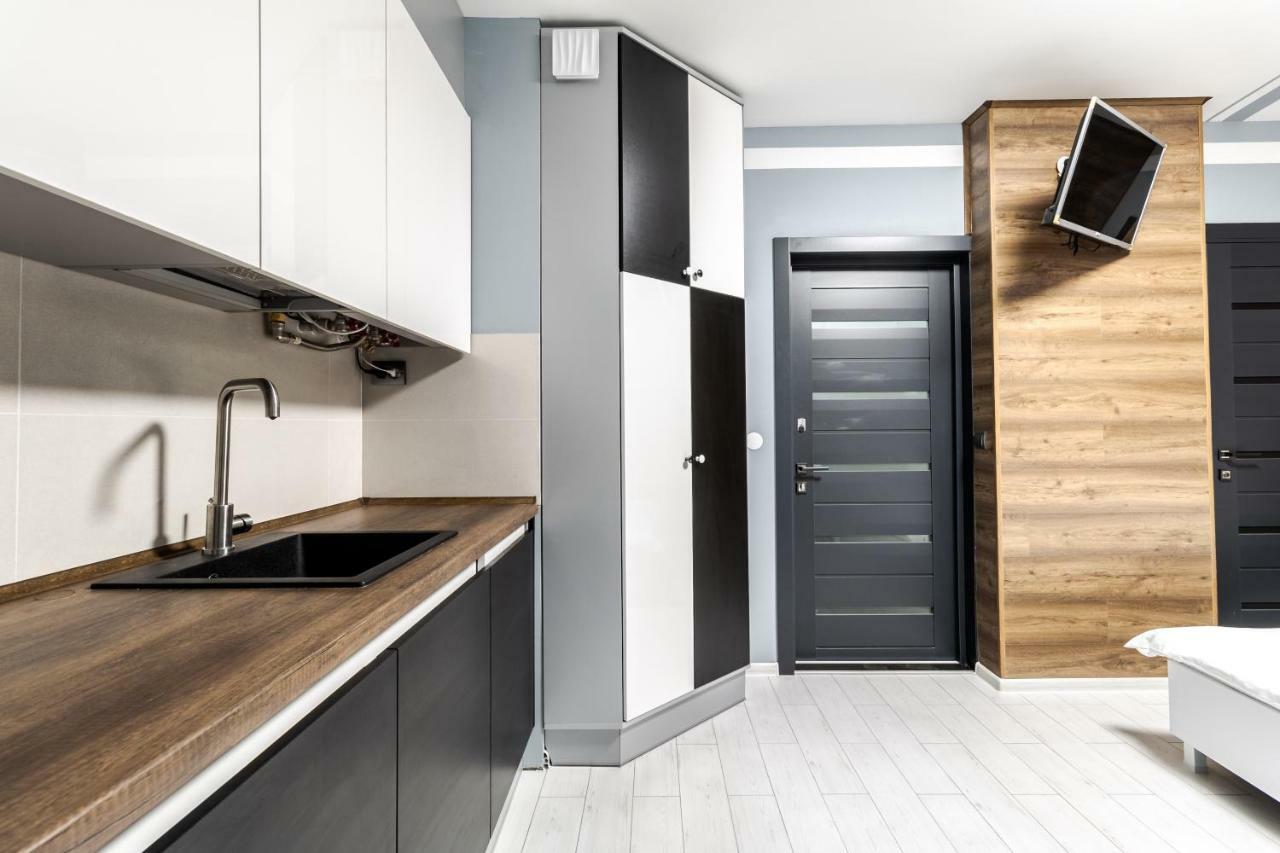 Balabana Red Apartment Lviv Exteriör bild