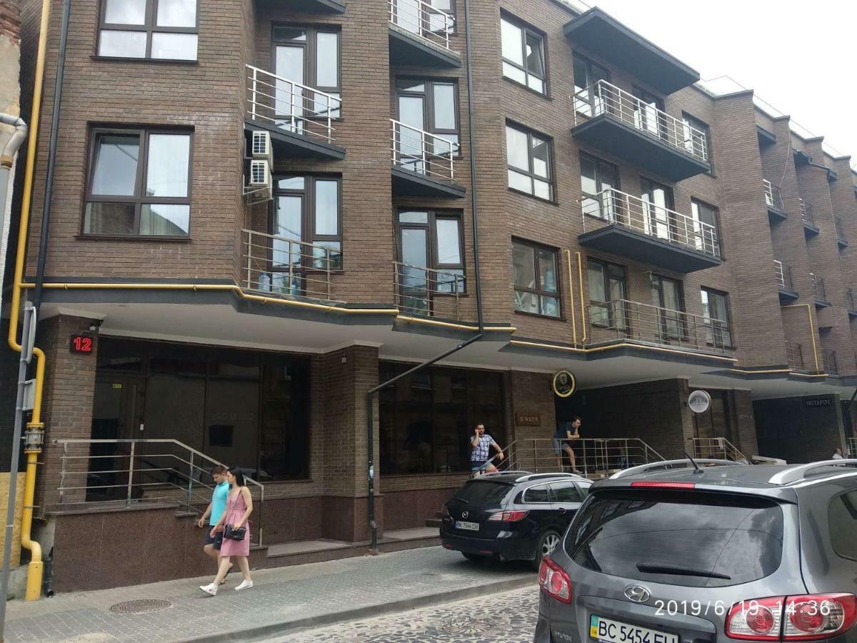 Balabana Red Apartment Lviv Exteriör bild
